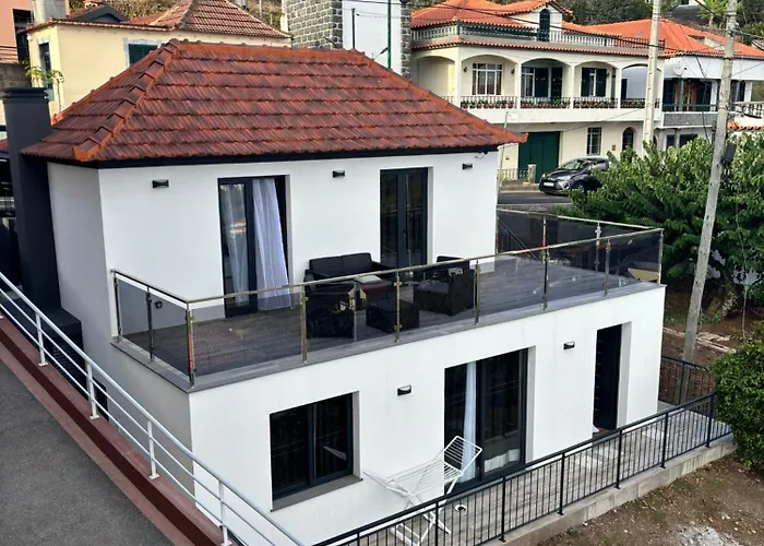 Carmelita House 1